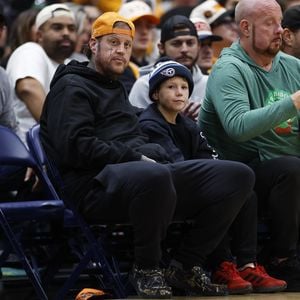 Jelly Roll genießt sportlichen Ausflug mit seinem Sohn