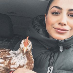 Sie muss Hühner abgeben: Jenefer Riili wehrt sich gegen Hate