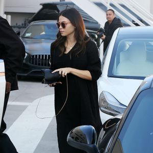 Im Maxi-Dress: So geht schwangere Jenna Dewan zum Arzt