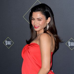"Legerer Look": Jenna Dewan im roten Jessica-Rabbit-Kleid!