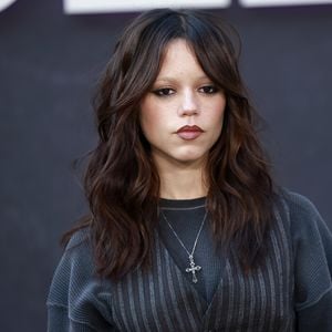 Jenna Ortega wünscht sich Versöhnung in "Wednesday"-Familie