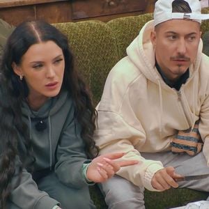 "Cringe": Marvin Kleinen fällt Jenny im Sommerhaus in Rücken
