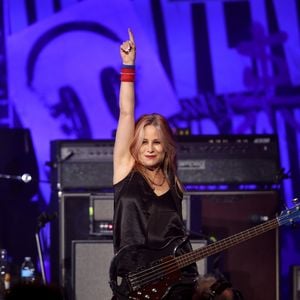 Jennifer Finch von L7 stirbt mit 59 nach Kampf gegen Krebs