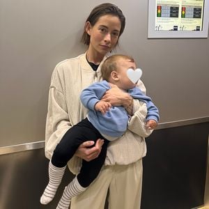 Erster Langstreckenflug mit Baby: Jennifer Lange ist stolz