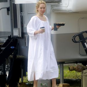 Fashion-Fehltritt? Jennifer Lawrence trägt Nachthemd-Look