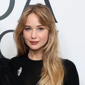 Enthüllt eine Decke den Namen von Jennifer Lawrence' Baby?