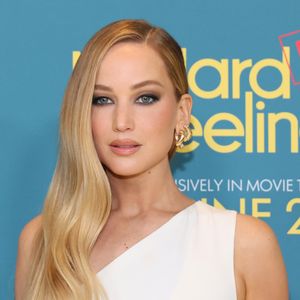 Jennifer Lawrence genießt Spaziergang mit Sohn in New York!