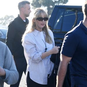 Schwangere Jennifer Lawrence im lässigen Look unterwegs