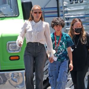 J.Lo kreuzt mit Tochter Emme am Filmset von Ben Affleck auf!