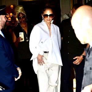 Im Ehering-Drama: Jennifer Lopez versteckt ihre linke Hand