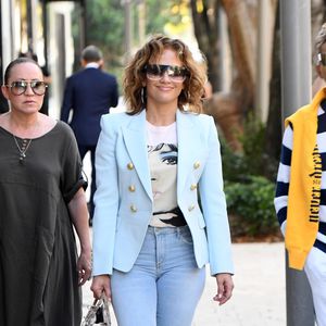 Sexy Lockenpracht: Jennifer Lopez überzeugt mit Retro-Look