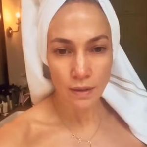 Jennifer Lopez trägt ihren Liebsten Ben Affleck um den Hals!