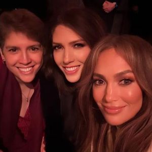 Selten: Jennifer Lopez postet Selfie mit ihren Schwestern!