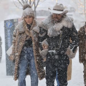 Jennifer Lopez trotzt Aspen-Schneesturm mit stylishem Look