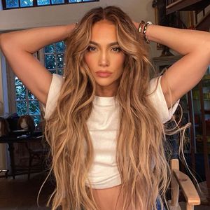 Neuer Look: J.Lo zeigt sich plötzlich mit Mega-Mähne im Netz
