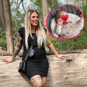 Total niedlich: Damian lächelt Mama Jenny Frankhauser an