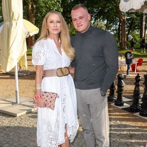 Lässt sich Jenny Elvers' Sohn auf eine Namensänderung ein?