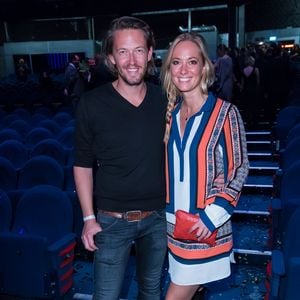 Originell: Angela Finger-Erben heiratete mit Alufolien-Ring!