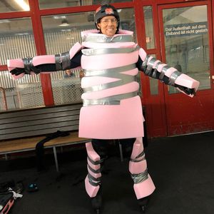 Rippenprellung! Jens Hilbert wieder beim Eislaufen verletzt