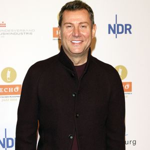 Jens Riewa überrascht "Tagesschau"-Zuschauer mit Brille