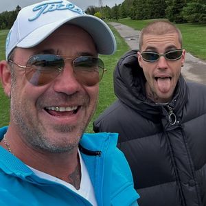 Selten: Justin Bieber zeigt sich beim Golfen mit seinem Dad