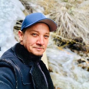 Unfallprotokoll verrät: Jeremy Renner warf sich vor Neffen!