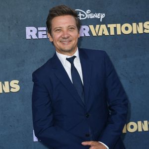 Ein Jahr nach Unfall: Jeremy Renner steht wieder vor Kamera