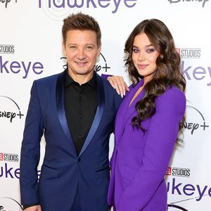 Verletzter Jeremy Renner: Hailee Steinfeld teilt liebe Worte