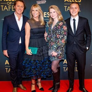 Selten: Linda de Mol ist mit ganzer Familie auf Red Carpet