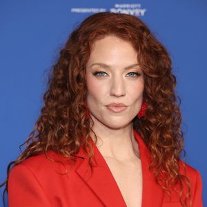 Jess Glynne kritisiert die Nutzung des Jet2Holiday-Sounds