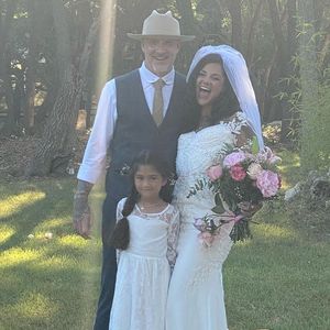 In Garten-Zeremonie: Jesse James hat seine Bonnie geheiratet