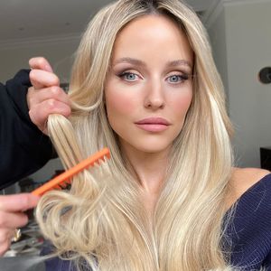 Verblüffend: Diese AFL-Spielerfrau sieht aus wie Barbie!