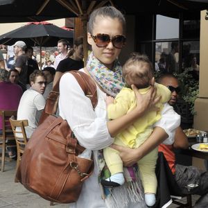 Von Herzen: Jessica Albas Tochter bastelt Präsente