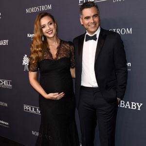 Mega-Schwanger: Jessica Alba helfen nur noch Schlappen!