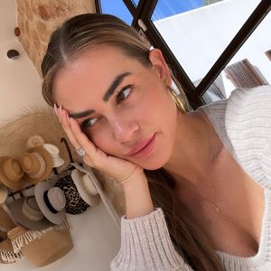Erkrankung an der Wirbelsäule: Jessica Haller wird operiert