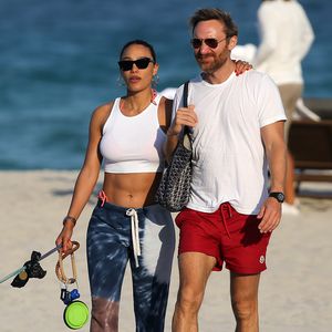Durchtrainiert: David Guetta genießt Strandtag mit Freundin