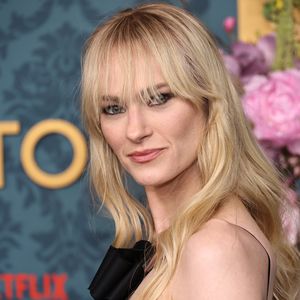 "Ich bin queer": "Bridgerton"-Star Jessica Madsen outet sich