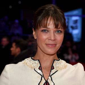 Jessica Schwarz in weiß: Dekolleté-Drama?