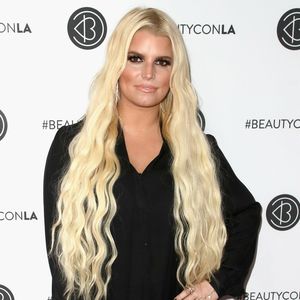 Jessica Simpson singt über Schuldzuweisungen in neuem Song