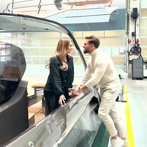 Stolze Hallers: Jessi und Johannes taufen Boot nach Tochter