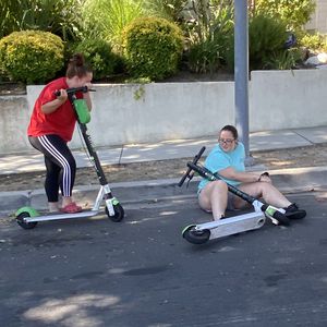 Aua! Hier fliegt Honey Boo Boos Schwester vom E-Roller
