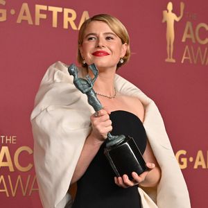 Jessie Buckley: Im Spagat zwischen Preisen und Muttersein