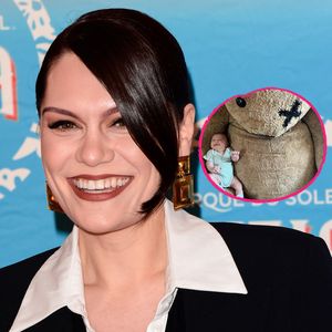 Jessie J teilt süßes Babybild: Erkennt ihr den XXL-Teddy?