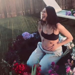 Jessie J ist wieder schwanger: Diese Stars gratulieren ihr