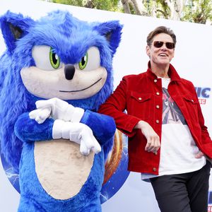 Jim Carrey stimmt auf Weihnachten ein