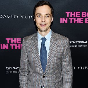 Mucki-Nerd: TBBT-Sheldon Jim Parsons schiebt 330 Kilo!