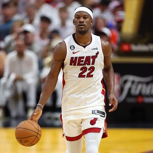 Ups: Jimmy Butler erlebt peinliche Hosenpanne bei NBA-Spiel