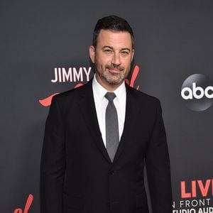 Offiziell: Dieser TV-Star wird die Emmys 2020 moderieren!