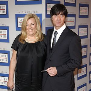 Frauen-Verbot für die WM-Stars? Jetzt spricht Löw