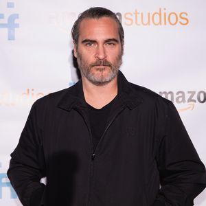 Neu-Papa Joaquin Phoenix erstmals mit seinem Baby gesichtet